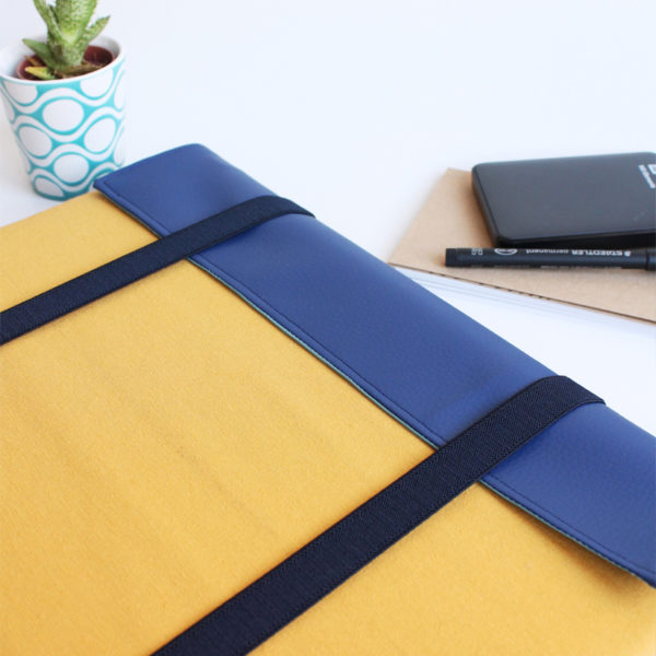 laptop sleeve blue