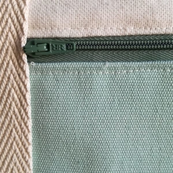 salvia khaki detail zipper
